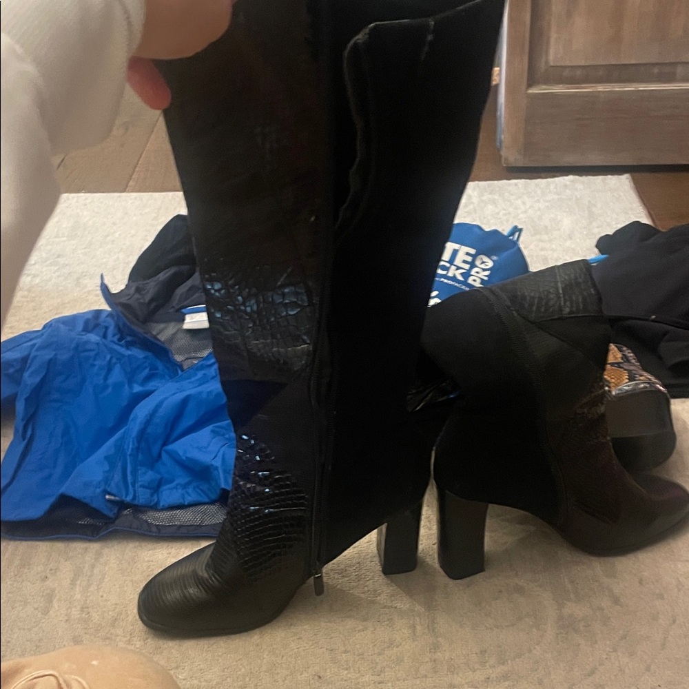 Impo Black Textured Heeled Boots